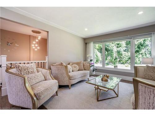 470 John Frederick Drive, Ancaster, ON - Indoor Photo Showing Living Room