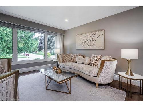 470 John Frederick Drive, Ancaster, ON - Indoor Photo Showing Living Room