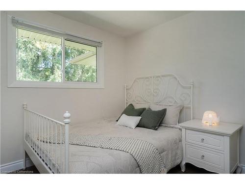 470 John Frederick Drive, Ancaster, ON - Indoor Photo Showing Bedroom