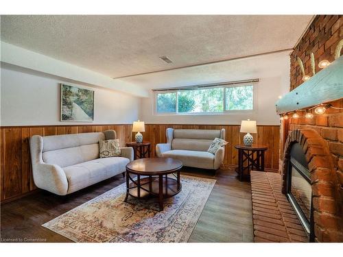 470 John Frederick Drive, Ancaster, ON - Indoor Photo Showing Living Room