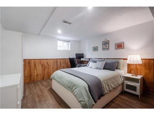 470 John Frederick Drive, Ancaster, ON - Indoor Photo Showing Bedroom