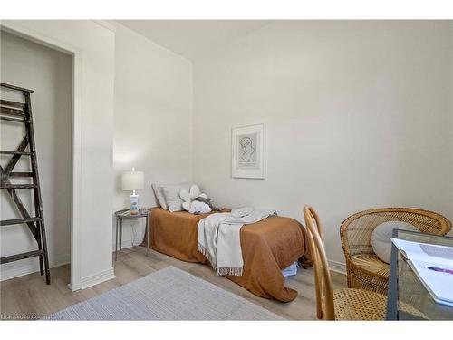 180 Wood Street E, Hamilton, ON - Indoor Photo Showing Bedroom