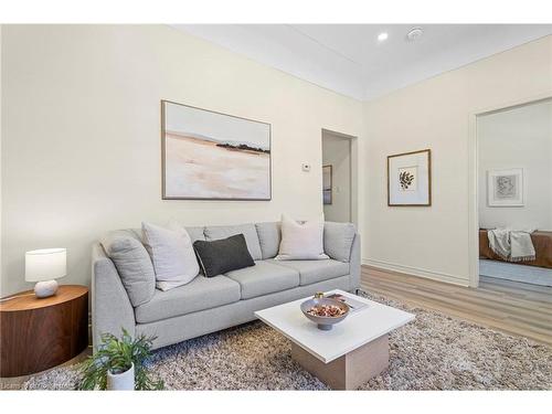 180 Wood Street E, Hamilton, ON - Indoor Photo Showing Living Room