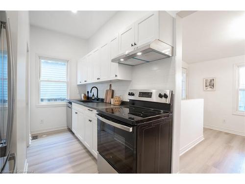 180 Wood Street E, Hamilton, ON - Indoor Photo Showing Kitchen