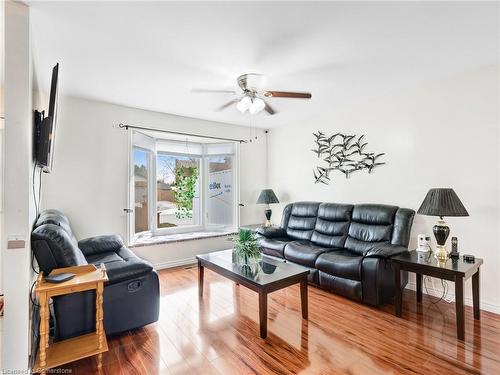 103 Williamson Drive, Haldimand County, ON - Indoor Photo Showing Living Room