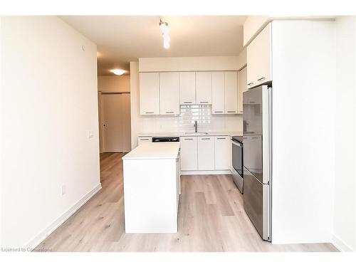 307-385 Winston Road, Grimsby, ON - Indoor Photo Showing Kitchen