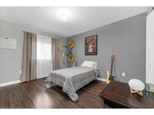 22 Brookheath Lane, Glanbrook, ON - Indoor Photo Showing Bedroom