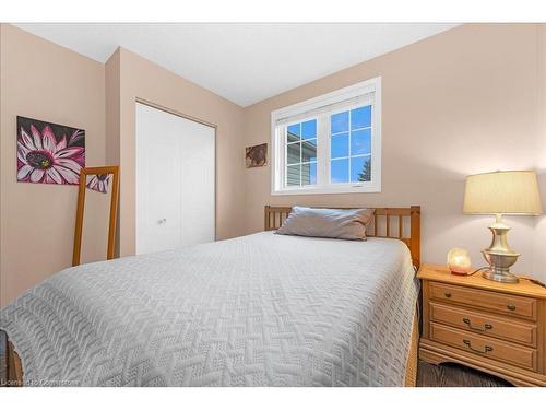 22 Brookheath Lane, Glanbrook, ON - Indoor Photo Showing Bedroom