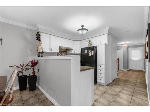 22 Brookheath Lane, Glanbrook, ON - Indoor Photo Showing Kitchen