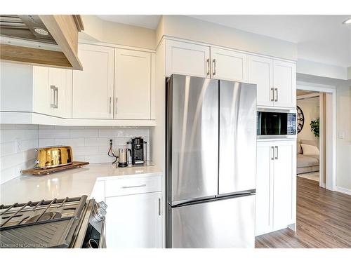 175 Spring Creek Drive, Waterdown, ON - Indoor Photo Showing Kitchen