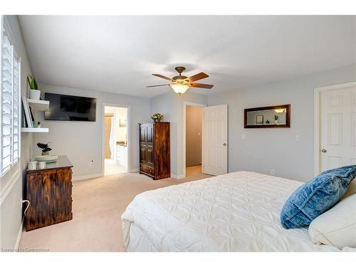 175 Spring Creek Drive, Waterdown, ON - Indoor Photo Showing Bedroom