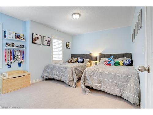 175 Spring Creek Drive, Waterdown, ON - Indoor Photo Showing Bedroom