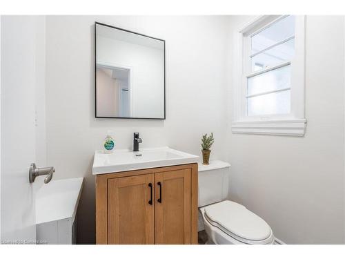 1008 Haist Street, Fonthill, ON - Indoor Photo Showing Bathroom