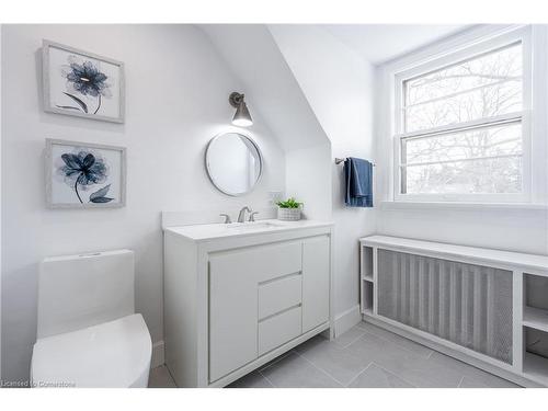 1008 Haist Street, Fonthill, ON - Indoor Photo Showing Bathroom