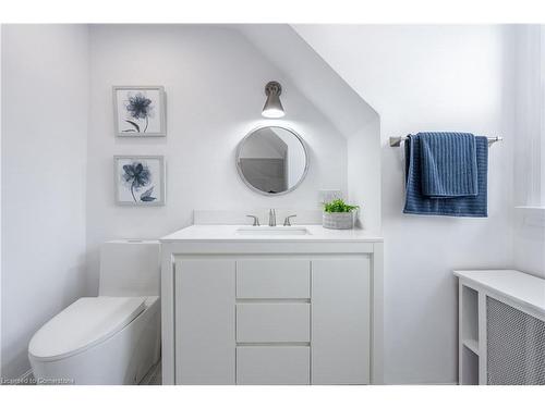 1008 Haist Street, Fonthill, ON - Indoor Photo Showing Bathroom