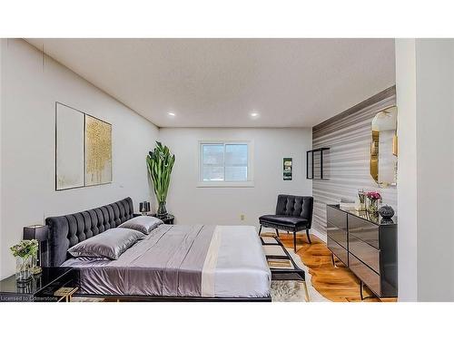 118 Rolling Meadows Drive, Kitchener, ON - Indoor Photo Showing Bedroom