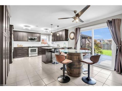 70 Oakdale Boulevard, Smithville, ON - Indoor Photo Showing Kitchen With Stainless Steel Kitchen With Upgraded Kitchen