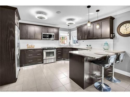 70 Oakdale Boulevard, Smithville, ON - Indoor Photo Showing Kitchen With Upgraded Kitchen