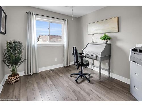 70 Oakdale Boulevard, Smithville, ON - Indoor Photo Showing Office