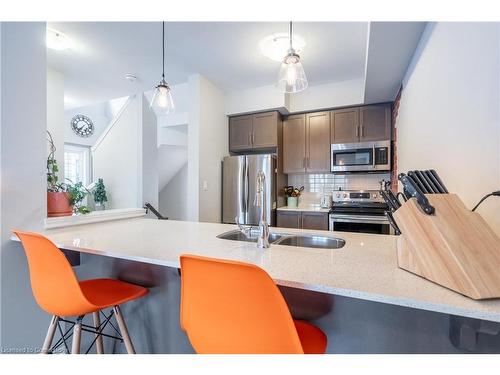 57-377 Glancaster Road, Ancaster, ON - Indoor Photo Showing Kitchen With Stainless Steel Kitchen With Double Sink With Upgraded Kitchen