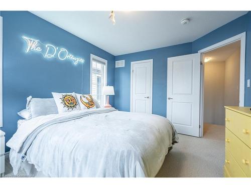 57-377 Glancaster Road, Ancaster, ON - Indoor Photo Showing Bedroom