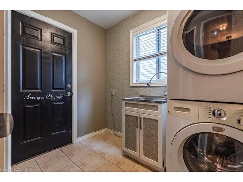 45 Tartan Drive, Caledonia, ON - Indoor Photo Showing Laundry Room