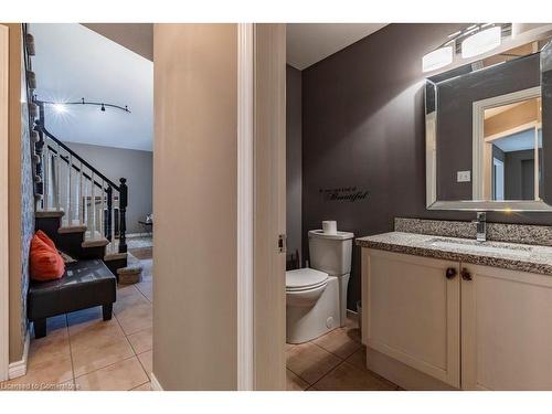 45 Tartan Drive, Caledonia, ON - Indoor Photo Showing Bathroom