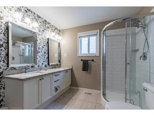 45 Tartan Drive, Caledonia, ON - Indoor Photo Showing Bathroom