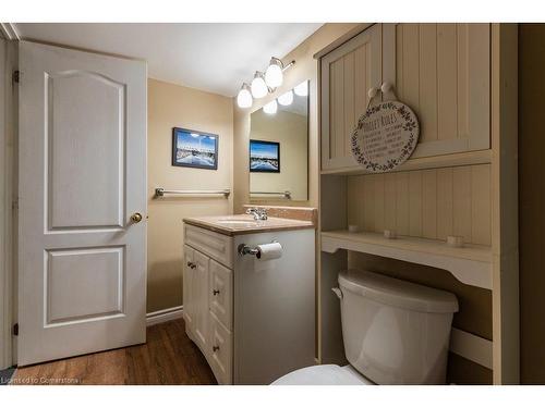 45 Tartan Drive, Caledonia, ON - Indoor Photo Showing Bathroom