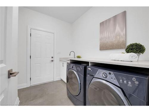 794 South Coast Drive, Peacock Point, ON - Indoor Photo Showing Laundry Room