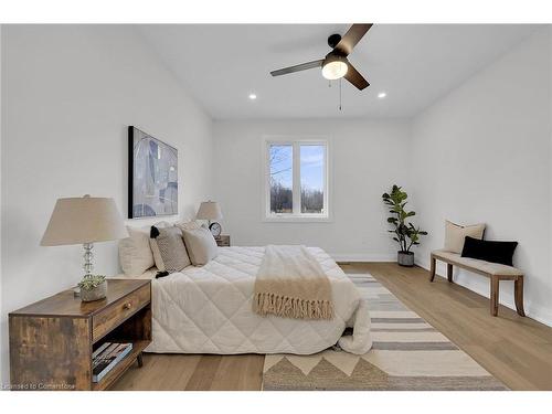 794 South Coast Drive, Peacock Point, ON - Indoor Photo Showing Bedroom