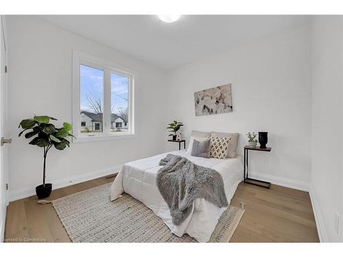 794 South Coast Drive, Peacock Point, ON - Indoor Photo Showing Bedroom