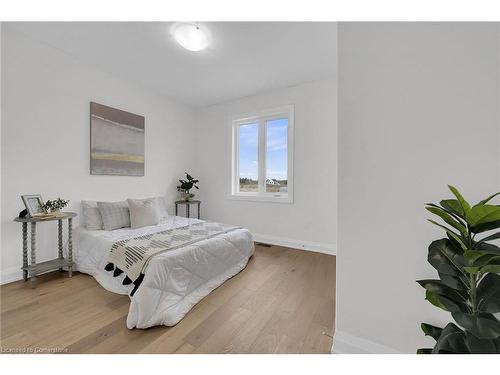 794 South Coast Drive, Peacock Point, ON - Indoor Photo Showing Bedroom