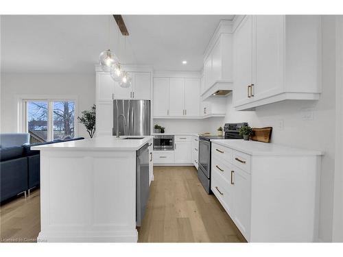 794 South Coast Drive, Peacock Point, ON - Indoor Photo Showing Kitchen With Upgraded Kitchen