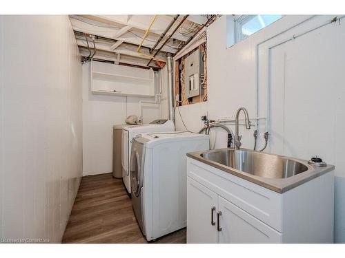 55 West Acres Crescent, Kitchener, ON - Indoor Photo Showing Laundry Room