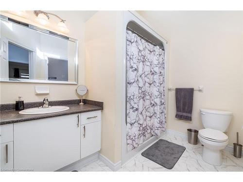 58D Harris Avenue, Brantford, ON - Indoor Photo Showing Bathroom