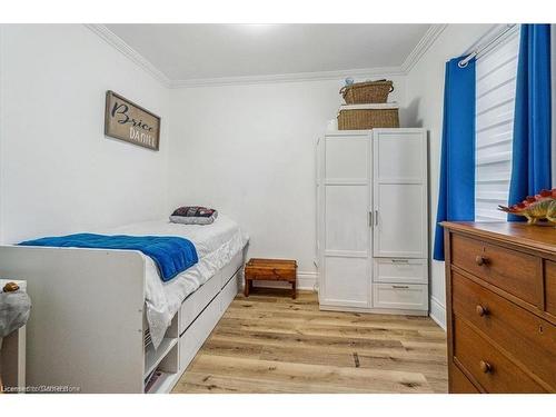 491 Ferguson Avenue N, Hamilton, ON - Indoor Photo Showing Bedroom