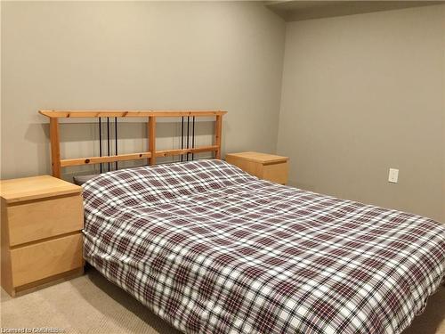 3497 Marion Court, Burlington, ON - Indoor Photo Showing Bedroom