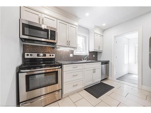 19 Belview Avenue, Hamilton, ON - Indoor Photo Showing Kitchen