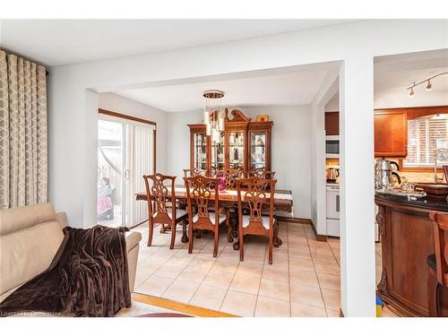 16 Chelsea Crescent, Hamilton, ON - Indoor Photo Showing Dining Room