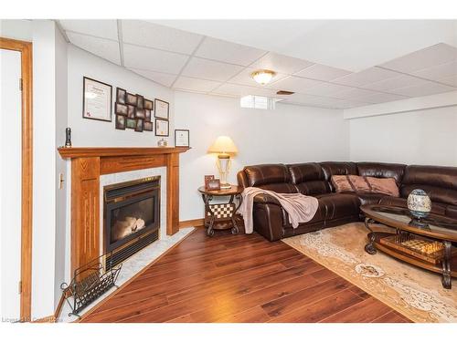 16 Chelsea Crescent, Hamilton, ON - Indoor Photo Showing Living Room With Fireplace