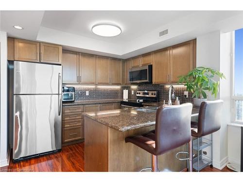 2012-335 Rathburn Road W, Peel, ON - Indoor Photo Showing Kitchen With Stainless Steel Kitchen