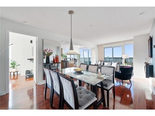 2012-335 Rathburn Road W, Peel, ON - Indoor Photo Showing Dining Room