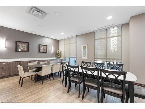 2012-335 Rathburn Road W, Peel, ON - Indoor Photo Showing Dining Room