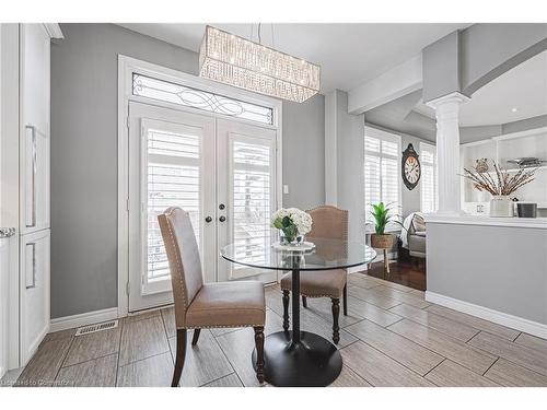 97 Chartwell Circle, Hamilton, ON - Indoor Photo Showing Dining Room