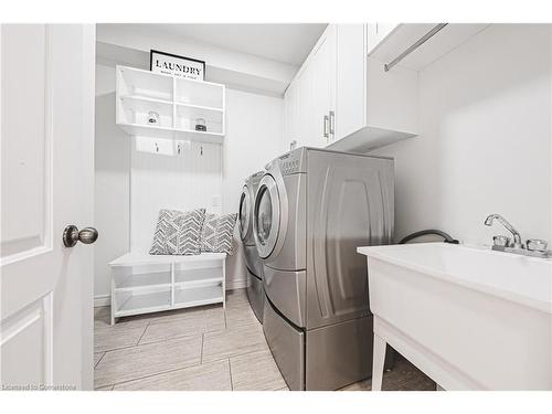 97 Chartwell Circle, Hamilton, ON - Indoor Photo Showing Laundry Room