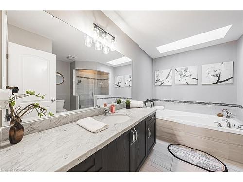 97 Chartwell Circle, Hamilton, ON - Indoor Photo Showing Bathroom