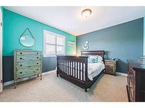 97 Chartwell Circle, Hamilton, ON - Indoor Photo Showing Bedroom