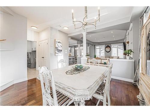 97 Chartwell Circle, Hamilton, ON - Indoor Photo Showing Dining Room