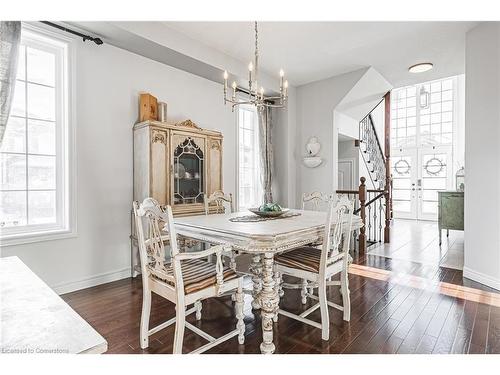 97 Chartwell Circle, Hamilton, ON - Indoor Photo Showing Dining Room